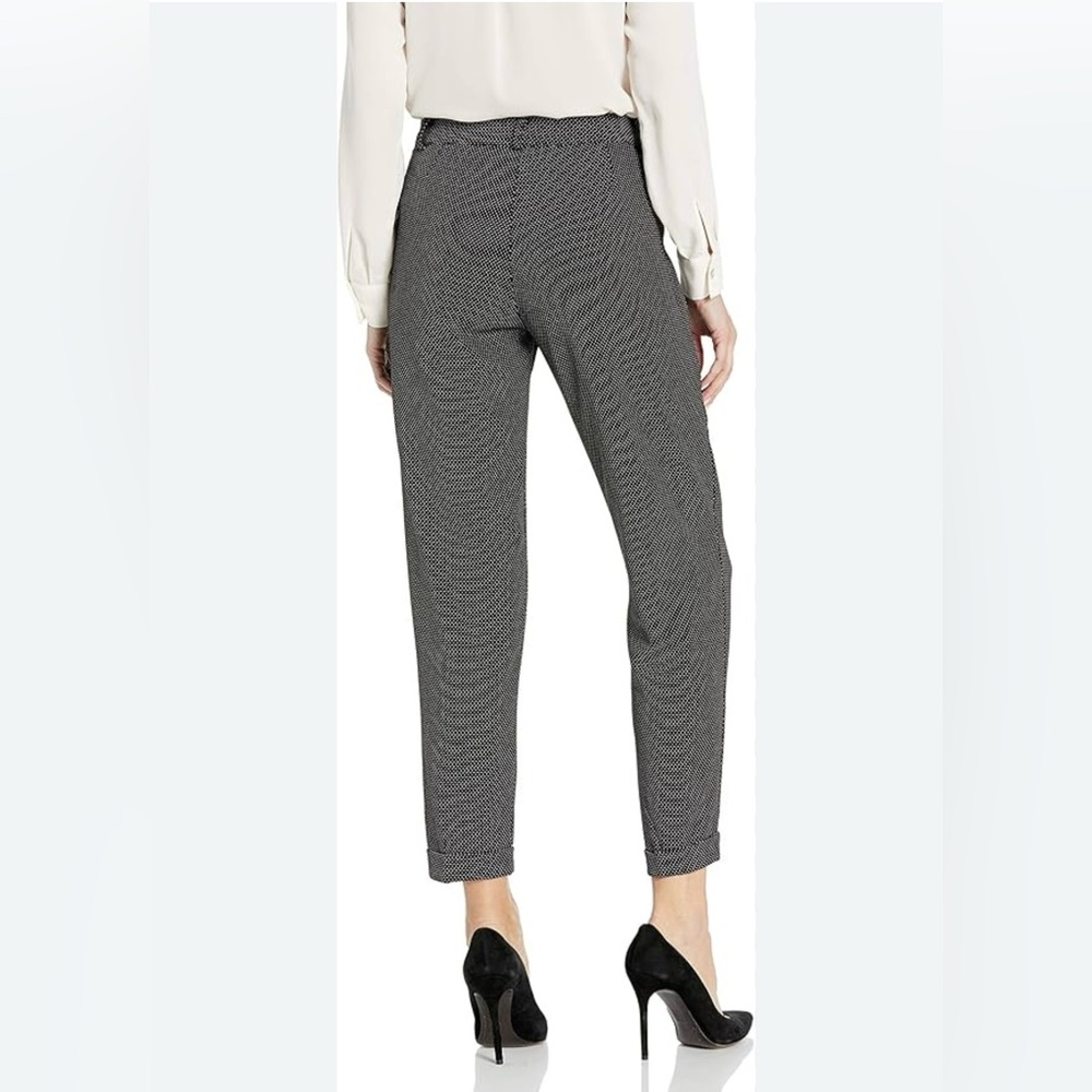 Liz Claiborne women’s size 16, Emma classic fit ankle pants, black and white.